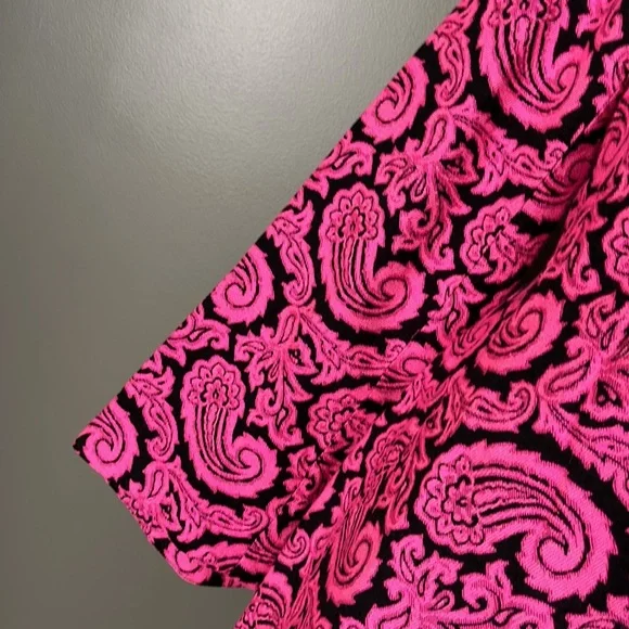 Venus Pink and Black Jacquard Coat 🍁 - Picture 3 of 9